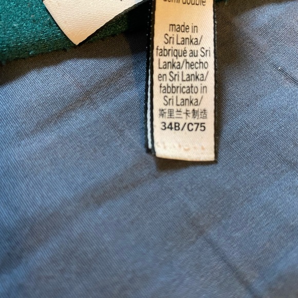 34B VS Bra - Picture 3 of 5